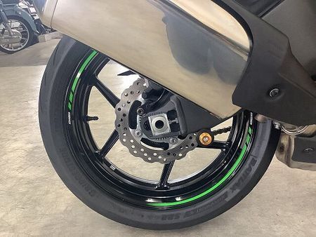 カワサキ ZX-6R ZX-6RA KRT Edition ミドルクラスSSの雄の躍動する存在感をその手に!多彩 9