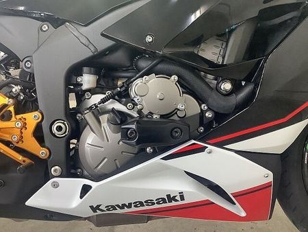 カワサキ ZX-6R ZX-6RA KRT Edition ミドルクラスSSの雄の躍動する存在感をその手に!多彩 10