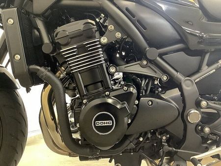 カワサキ Z900RS Z900RSカフェ 名車「Z1」を彷彿とさせるデザインと最新の技術が融合した温故知新なカフ 18