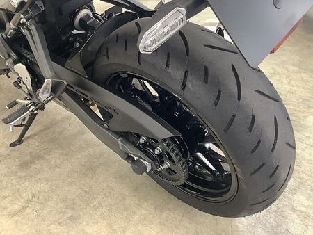 カワサキ Z900RS Z900RSカフェ 名車「Z1」を彷彿とさせるデザインと最新の技術が融合した温故知新なカフ 19