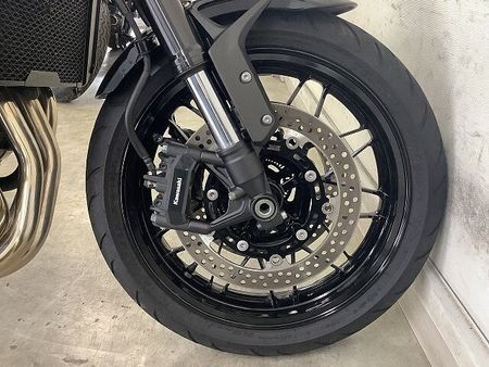 カワサキ Z900RS Z900RSカフェ 名車「Z1」を彷彿とさせるデザインと最新の技術が融合した温故知新なカフ 10
