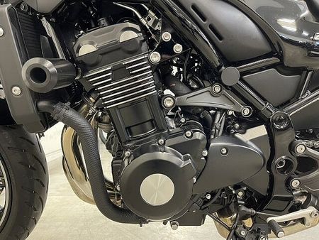 カワサキ Z900RS Z900RS 名車「Z1」を彷彿とさせるデザインと最新の技術が融合した温故知新な一台!高年 19