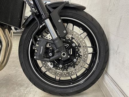 カワサキ Z900RS Z900RS 名車「Z1」を彷彿とさせるデザインと最新の技術が融合した温故知新な一台!高年 10