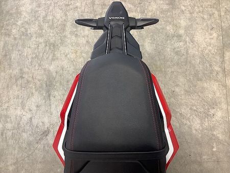 ホンダ CBR650R CBR650R【マル得車両】 新世代のミドルCBRはなんでもこなせる万能フルカウル並列4気 23