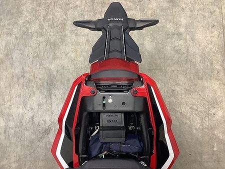 ホンダ CBR650R CBR650R【マル得車両】 新世代のミドルCBRはなんでもこなせる万能フルカウル並列4気 40