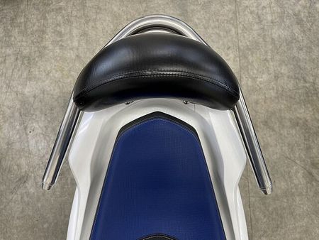 ホンダ PCX125 PCX125-4ハイブリッド 静かに、鋭く。次世代の走りはハイブリッドにあり!バックレスト 18