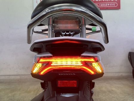 ホンダ PCX125 PCX125-4ハイブリッド 静かに、鋭く。次世代の走りはハイブリッドにあり!バックレスト 27