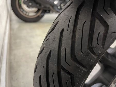 ホンダ PCX125 PCX125-4ハイブリッド 静かに、鋭く。次世代の走りはハイブリッドにあり!バックレスト 31
