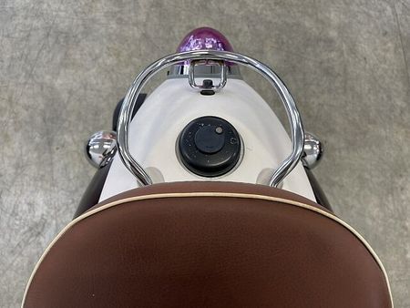 ヤマハ ビーノ(2サイクル) VINO DX オシャレバイクの代名詞な一台が人気のカラーで登場!乗り易さも抜群ですよ☆ 16