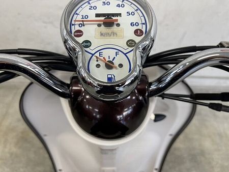 ヤマハ ビーノ(2サイクル) VINO DX オシャレバイクの代名詞な一台が人気のカラーで登場!乗り易さも抜群ですよ☆ 18