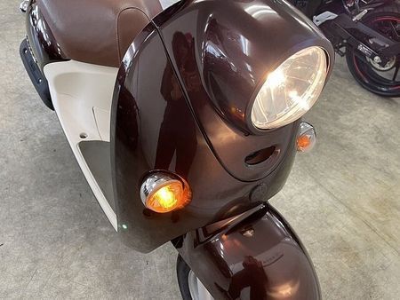 ヤマハ ビーノ(2サイクル) VINO DX オシャレバイクの代名詞な一台が人気のカラーで登場!乗り易さも抜群ですよ☆ 21