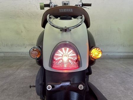 ヤマハ ビーノ(2サイクル) VINO DX オシャレバイクの代名詞な一台が人気のカラーで登場!乗り易さも抜群ですよ☆ 22