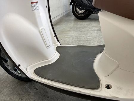 ヤマハ ビーノ(2サイクル) VINO DX オシャレバイクの代名詞な一台が人気のカラーで登場!乗り易さも抜群ですよ☆ 32
