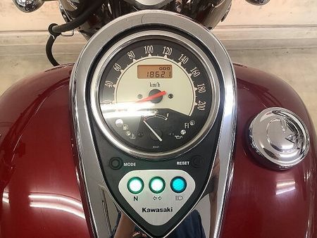 カワサキ バルカン900カスタム VULCAN900クラシック 今なお褪せない人気の重厚感溢れる大型アメリカンは装備満載で凄 6