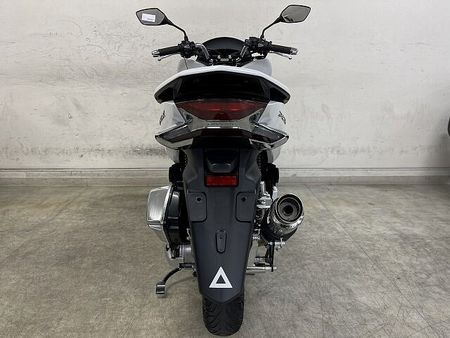 ホンダ PCX125 PCX125-3 スマートキー採用の先進感溢れる次世代スクーターはカスタム光る一台です☆ 12
