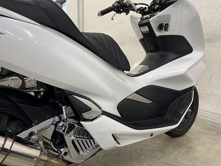 ホンダ PCX125 PCX125-3 スマートキー採用の先進感溢れる次世代スクーターはカスタム光る一台です☆ 13