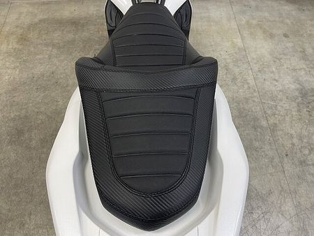 ホンダ PCX125 PCX125-3 スマートキー採用の先進感溢れる次世代スクーターはカスタム光る一台です☆ 14