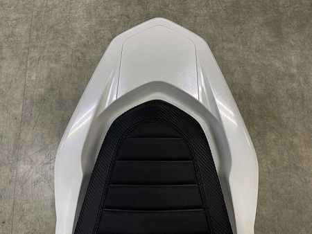 ホンダ PCX125 PCX125-3 スマートキー採用の先進感溢れる次世代スクーターはカスタム光る一台です☆ 17