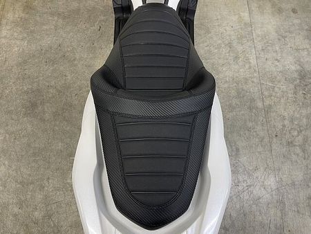 ホンダ PCX125 PCX125-3 スマートキー採用の先進感溢れる次世代スクーターはカスタム光る一台です☆ 23