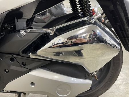ホンダ PCX125 PCX125-3 スマートキー採用の先進感溢れる次世代スクーターはカスタム光る一台です☆ 26