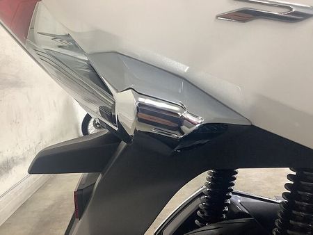 ホンダ PCX125 PCX125-3 スマートキー採用の先進感溢れる次世代スクーターはカスタム光る一台です☆ 30