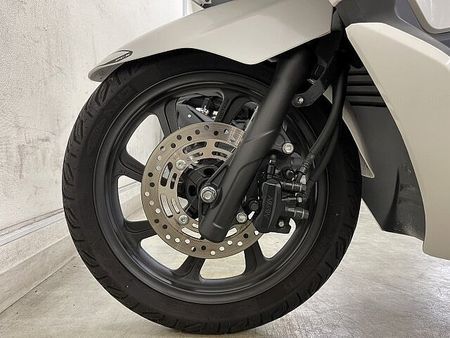 ホンダ PCX125 PCX125-3 スマートキー採用の先進感溢れる次世代スクーターはカスタム光る一台です☆ 7