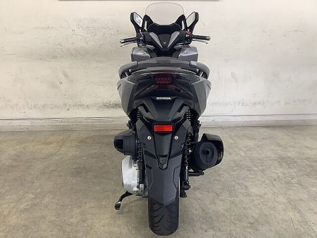 ホンダ フォルツァ(MF06) フォルツァ-5 「力強さ」、「オシャレさ」、「快適さ」、数多の顔を見せてくれる新世代ビッグ 16
