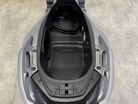 ホンダ フォルツァ(MF06) フォルツァ-5 「力強さ」、「オシャレさ」、「快適さ」、数多の顔を見せてくれる新世代ビッグ 31