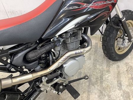 ホンダ XR100R(競技用) 【スピード納車】XR100モタード JMCA認証ヨシムラサイクロンマフラー! リアキャリア 16