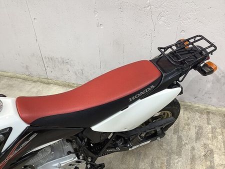 ホンダ XR100R(競技用) 【スピード納車】XR100モタード JMCA認証ヨシムラサイクロンマフラー! リアキャリア 19