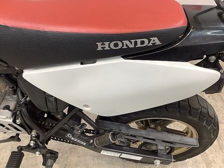 ホンダ XR100R(競技用) 【スピード納車】XR100モタード JMCA認証ヨシムラサイクロンマフラー! リアキャリア 34