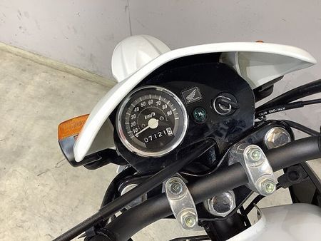 ホンダ XR100R(競技用) 【スピード納車】XR100モタード JMCA認証ヨシムラサイクロンマフラー! リアキャリア 9