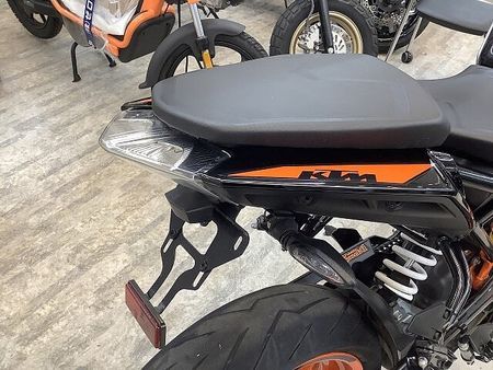 KTM 390 DUKE 390デューク ABS フェンダーレスキット装備! デイトナ製USB電源! TFT液晶メー 34