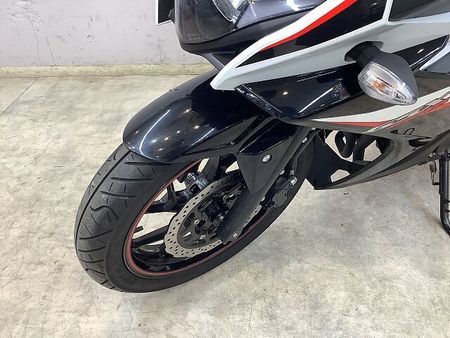 スズキ GSX250R GSX250R アクセサリーバー装備! デイトナ製USB電源装備! DN11Aモデル! 17