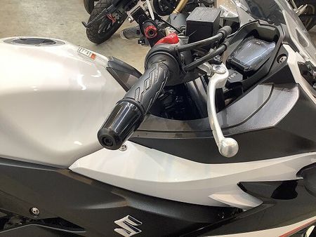 スズキ GSX250R GSX250R アクセサリーバー装備! デイトナ製USB電源装備! DN11Aモデル! 27