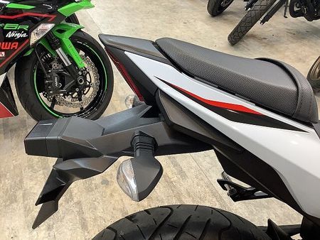 スズキ GSX250R GSX250R アクセサリーバー装備! デイトナ製USB電源装備! DN11Aモデル! 35