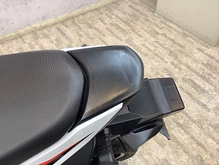 スズキ GSX250R GSX250R アクセサリーバー装備! デイトナ製USB電源装備! DN11Aモデル! 36