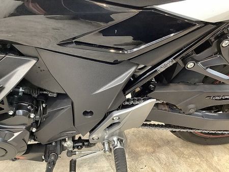 スズキ GSX250R GSX250R アクセサリーバー装備! デイトナ製USB電源装備! DN11Aモデル! 40