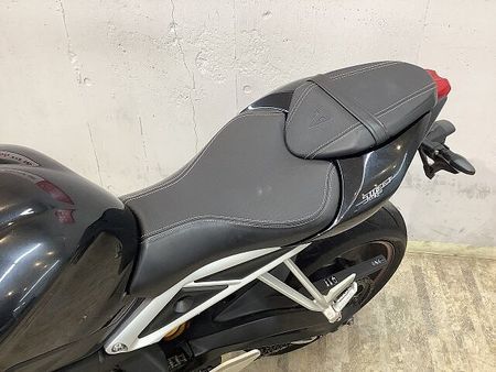 トライアンフ STREET TRIPLE ストリートトリプルRS フルノーマル! インジェクションモデル! 水冷並列3気筒エンジン搭 18