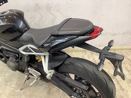 トライアンフ STREET TRIPLE ストリートトリプルRS フルノーマル! インジェクションモデル! 水冷並列3気筒エンジン搭 19