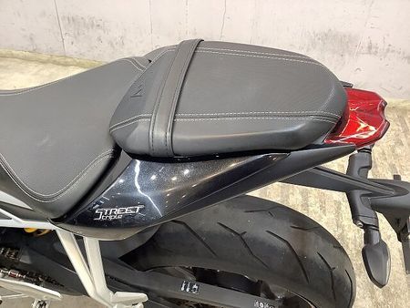 トライアンフ STREET TRIPLE ストリートトリプルRS フルノーマル! インジェクションモデル! 水冷並列3気筒エンジン搭 39