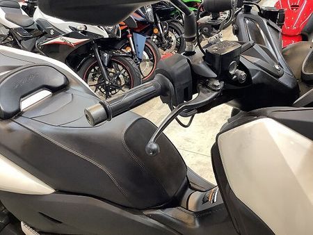 ヤマハ XMAX 250 XMAX ABS 純正オプションコンフォートシート&グリップヒーター&アクセサリーバー! 23