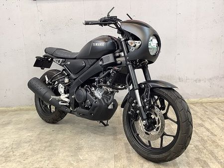 ヤマハ XSR155 XSR155 【マル得】 ビキニカウル装備! ハリケーン製カスタムハンドル デイトナ製スリ 3
