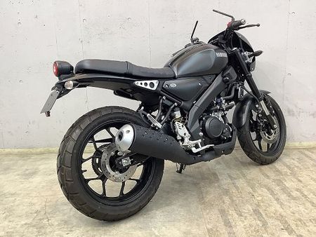 ヤマハ XSR155 XSR155 【マル得】 ビキニカウル装備! ハリケーン製カスタムハンドル デイトナ製スリ 4