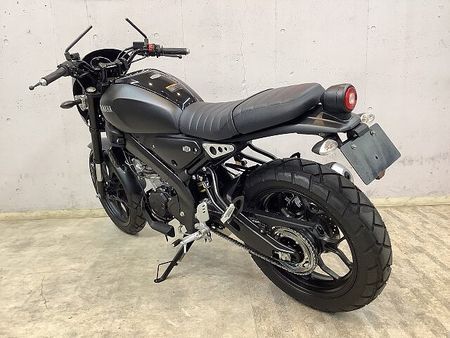 ヤマハ XSR155 XSR155 【マル得】 ビキニカウル装備! ハリケーン製カスタムハンドル デイトナ製スリ 7