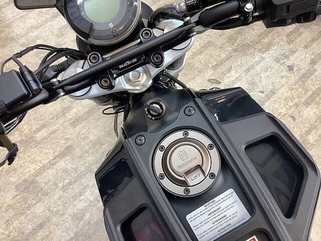 ハスクバーナ SVARTPILEN 401 スヴァルトピレン401 メーターバイザー バーエンドミラー エンジンスライダー ドリンクホ 27