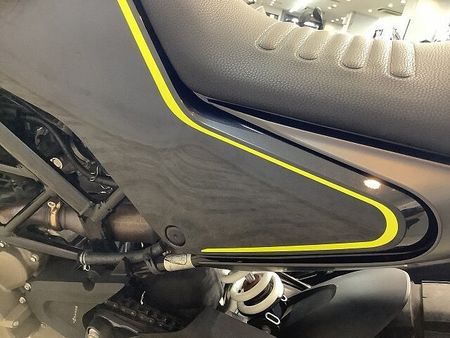 ハスクバーナ SVARTPILEN 401 スヴァルトピレン401 メーターバイザー バーエンドミラー エンジンスライダー ドリンクホ 33