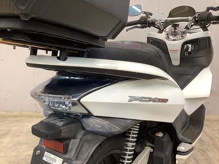 ホンダ PCX150 PCX150 JMCA認証ヨシムラマフラー! リアボックス装備! カスタムシート! 24