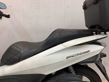 ホンダ PCX150 PCX150 JMCA認証ヨシムラマフラー! リアボックス装備! カスタムシート! 32