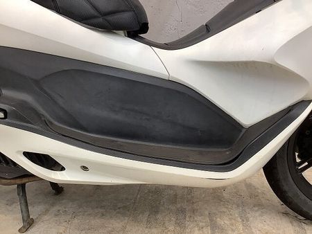 ホンダ PCX150 PCX150 JMCA認証ヨシムラマフラー! リアボックス装備! カスタムシート! 6